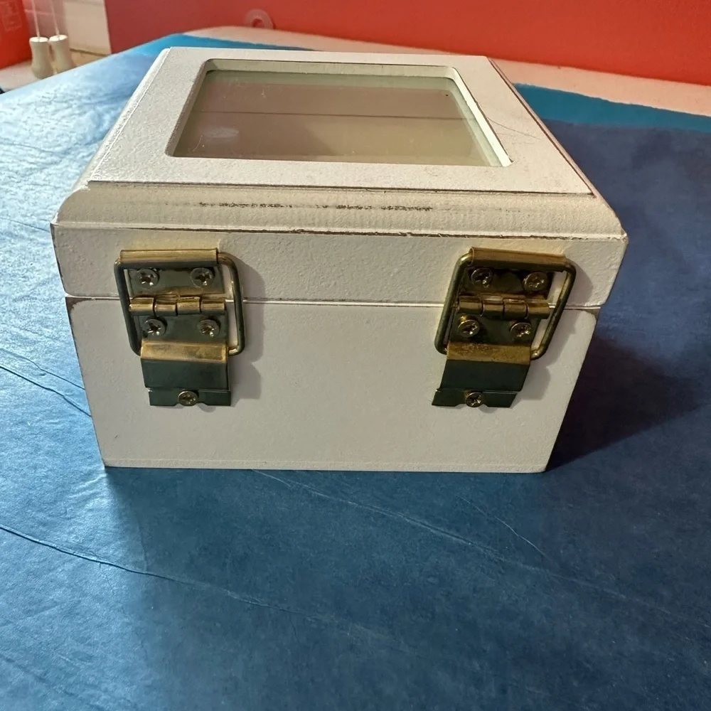 Hobby lobby ring holder - Picture 2 of 3